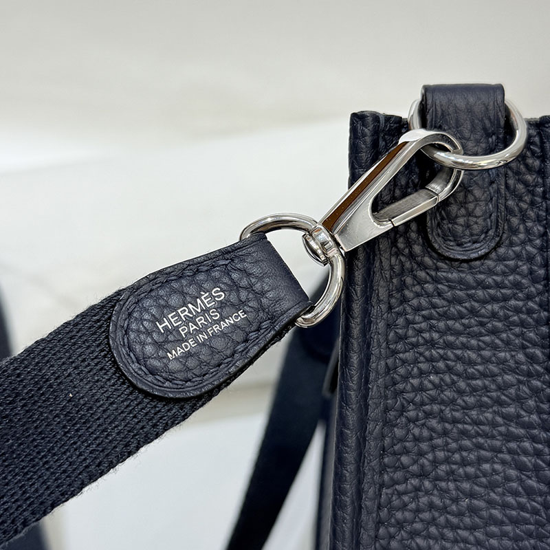 エヴリン tpm サイズ HERMES エヴリン TPM ブルーニュイ トリヨンクレマンス シルバー金具 2627676 エルメス 海外通販 - 画像 (3)