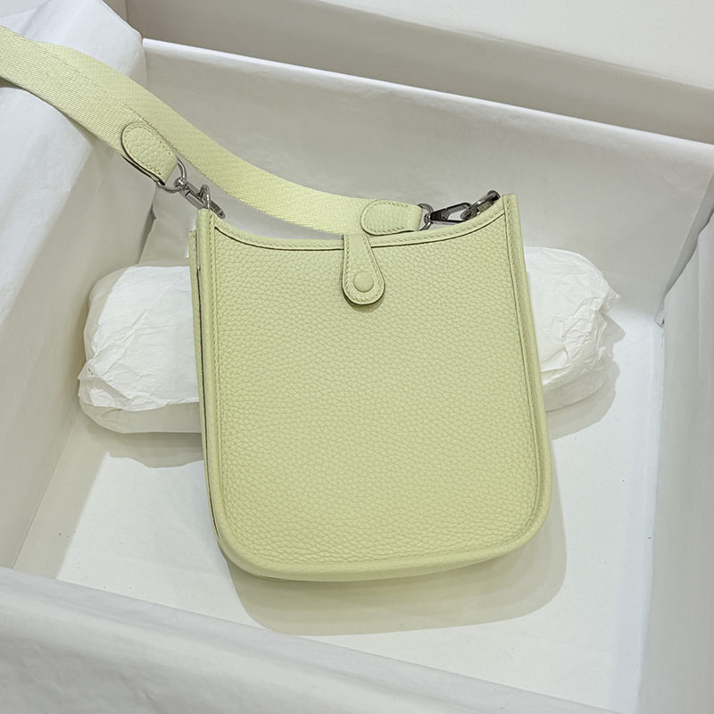 エヴリンtpm コーデ HERMES エヴリン TPM ジョーヌプッサン トリヨンクレマンス シルバー金具 2627677 エルメス 海外通販 - 画像 (9)