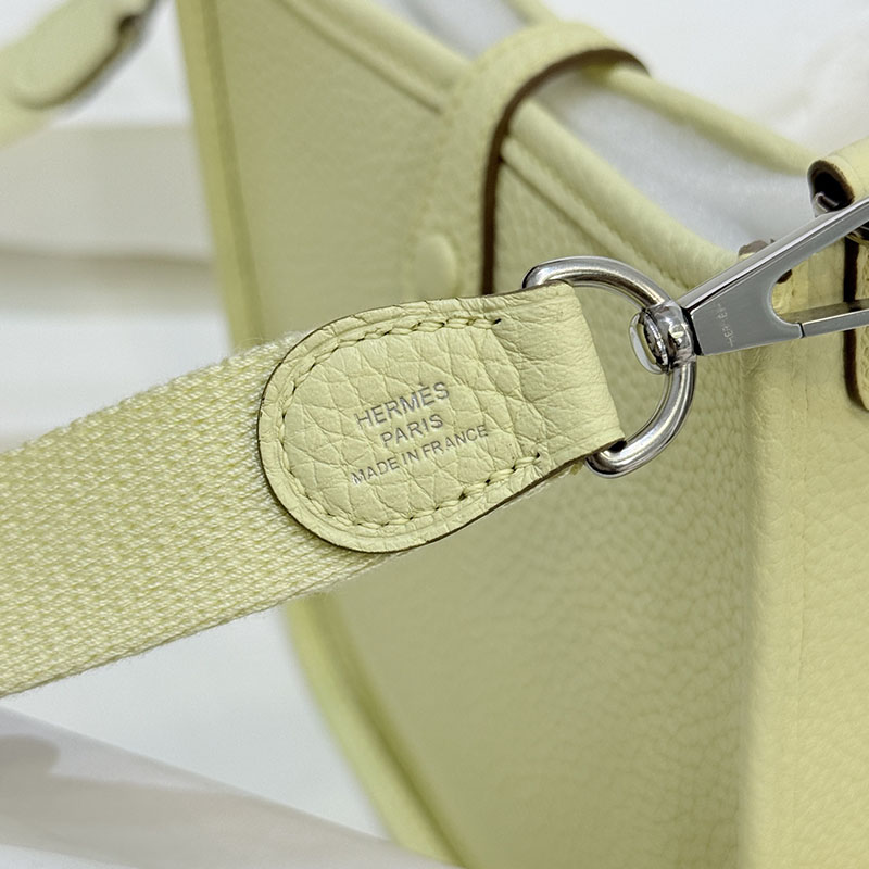 エヴリンtpm コーデ HERMES エヴリン TPM ジョーヌプッサン トリヨンクレマンス シルバー金具 2627677 エルメス 海外通販 - 画像 (6)