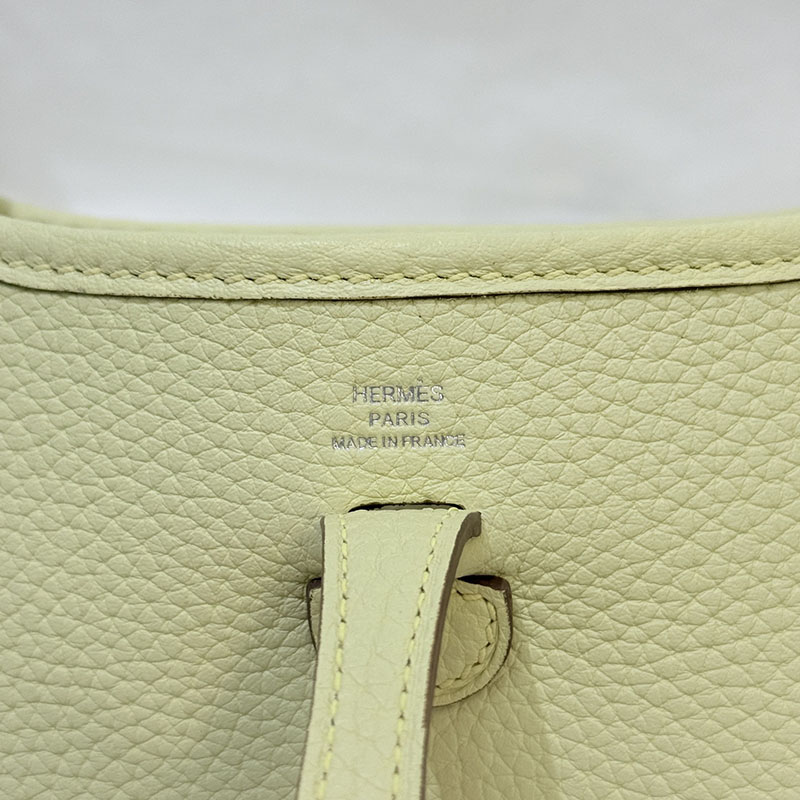 エヴリンtpm コーデ HERMES エヴリン TPM ジョーヌプッサン トリヨンクレマンス シルバー金具 2627677 エルメス 海外通販 - 画像 (5)
