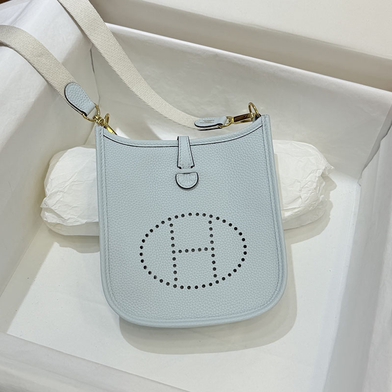 エヴリンtpmブログ HERMES エヴリン TPM ブルーブリュム トリヨンクレマンス ゴールド金具 2627680 エルメス 海外通販 - 画像 (3)