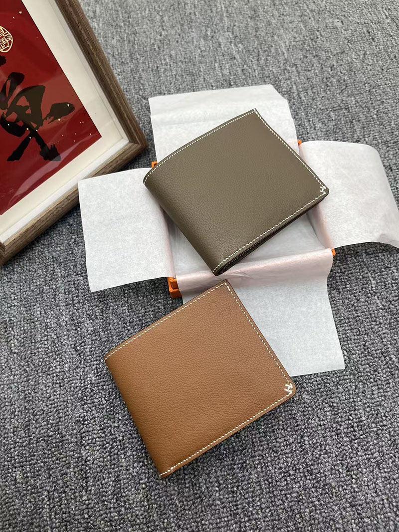 エルメス コンパクト財布 メンズ HERMES 財布 Hセリエ コンパクト エトゥープ ゴールド ヴォー・エヴァーカラー 2627685 エルメス 海外通販 - 画像 (6)