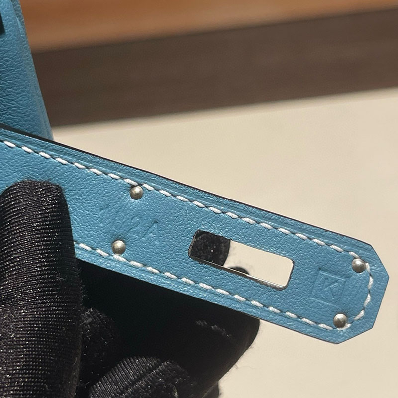 エルメス ケリー28 定価 HERMES ケリー28 内縫い ブルージーン スイフト/トワルアッシュ シルバー金具 2627689 エルメス 海外通販 - 画像 (2)