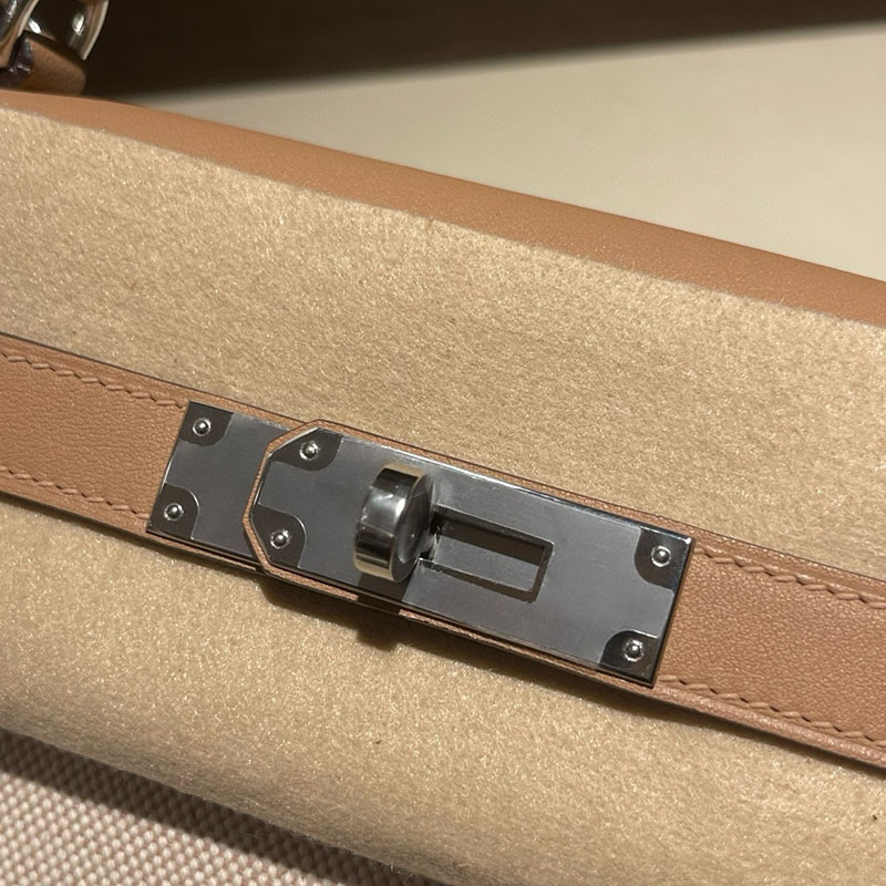エルメス ケリー 値段 HERMES ケリー28 内縫い チャイ スイフト/トワルアッシュ シルバー金具 2627690 エルメス 海外通販 - 画像 (9)