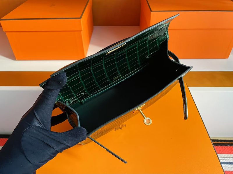 ポシェット ケリー クロコ HERMES ポシェットケリー ヴェールフォンセ クロコダイル アリゲーターマット ゴールド金具 2627729 エルメス 新作バッグ - 画像 (6)