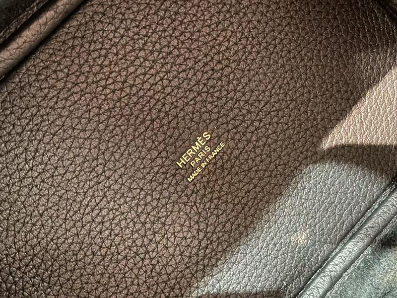バケットバッグ 流行り いつまで HERMES ピコタンロック 18 PM 黒 ブラック トリヨンクレマンス シルバー金具 2627731 エルメス 新作バッグ - 画像 (3)
