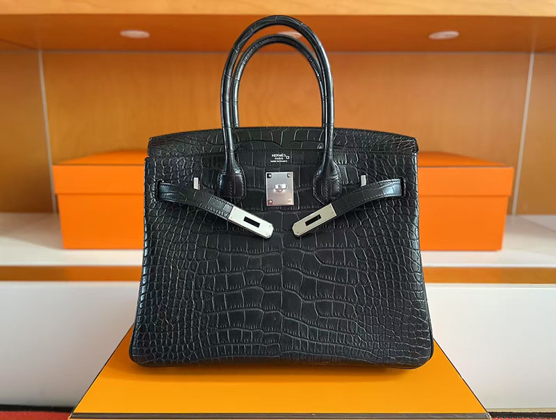 バーキン30 クロコ 定価 HERMES バーキン30 黒 ブラック クロコダイル アリゲーターマット シルバー金具 2627738 エルメス 新作バッグ - 画像 (8)