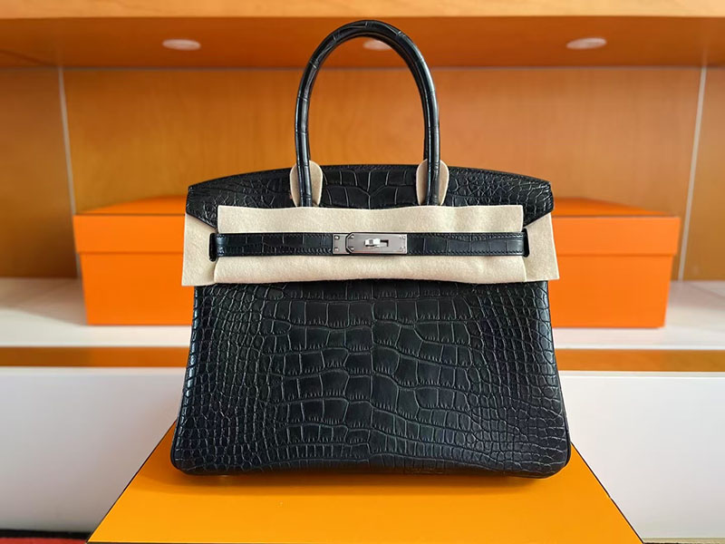 バーキン30 クロコ 定価 HERMES バーキン30 黒 ブラック クロコダイル アリゲーターマット シルバー金具 2627738 エルメス 新作バッグ - 画像 (4)