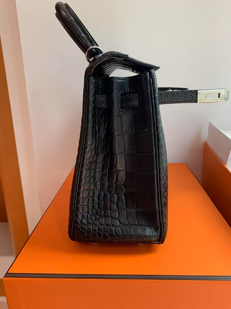 エルメス ケリー クロコ HERMES ケリー25 内縫い 黒 ブラック クロコダイル アリゲーターマット シルバー金具 2627739 エルメス 新作バッグ - 画像 (7)