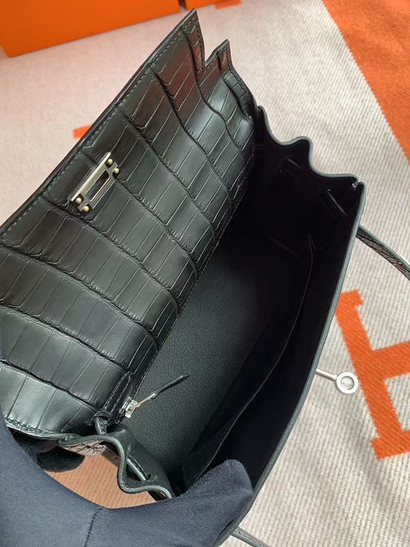 エルメス ケリー クロコ HERMES ケリー25 内縫い 黒 ブラック クロコダイル アリゲーターマット シルバー金具 2627739 エルメス 新作バッグ - 画像 (2)