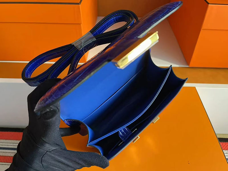 コンスタンス ミニ クロコ HERMES コンスタンス3 ミニ ブルーエレクトリック クロコダイル ゴールド金具 2627752 エルメス 新作バッグ - 画像 (7)