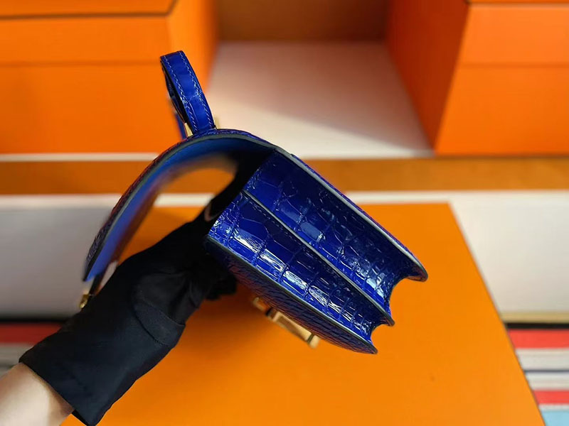 コンスタンス ミニ クロコ HERMES コンスタンス3 ミニ ブルーエレクトリック クロコダイル ゴールド金具 2627752 エルメス 新作バッグ - 画像 (5)