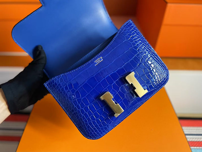 コンスタンス ミニ クロコ HERMES コンスタンス3 ミニ ブルーエレクトリック クロコダイル ゴールド金具 2627752 エルメス 新作バッグ - 画像 (2)