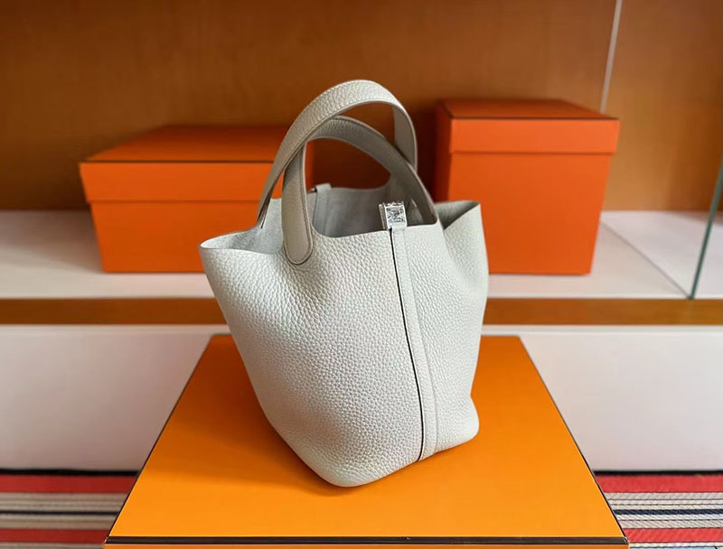 エルメス ピコタン 公式 HERMES ピコタンロック 18 PM ベトン トリヨンクレマンス シルバー金具 2627759 エルメス 新作バッグ - 画像 (7)