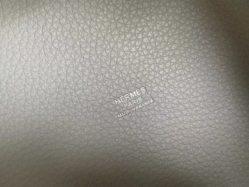 エルメス ピコタン 公式 HERMES ピコタンロック 18 PM ベトン トリヨンクレマンス シルバー金具 2627759 エルメス 新作バッグ - 画像 (3)