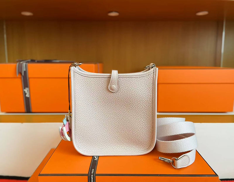 エルメス エヴリン 16 HERMES エヴリン TPM モーヴペール トリヨンクレマンス シルバー金具 2627792 エルメス 新作バッグ - 画像 (9)