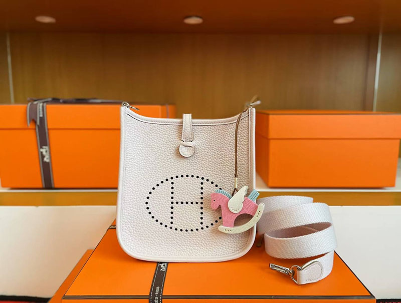 エルメス エヴリン 16 HERMES エヴリン TPM モーヴペール トリヨンクレマンス シルバー金具 2627792 エルメス 新作バッグ - 画像 (8)