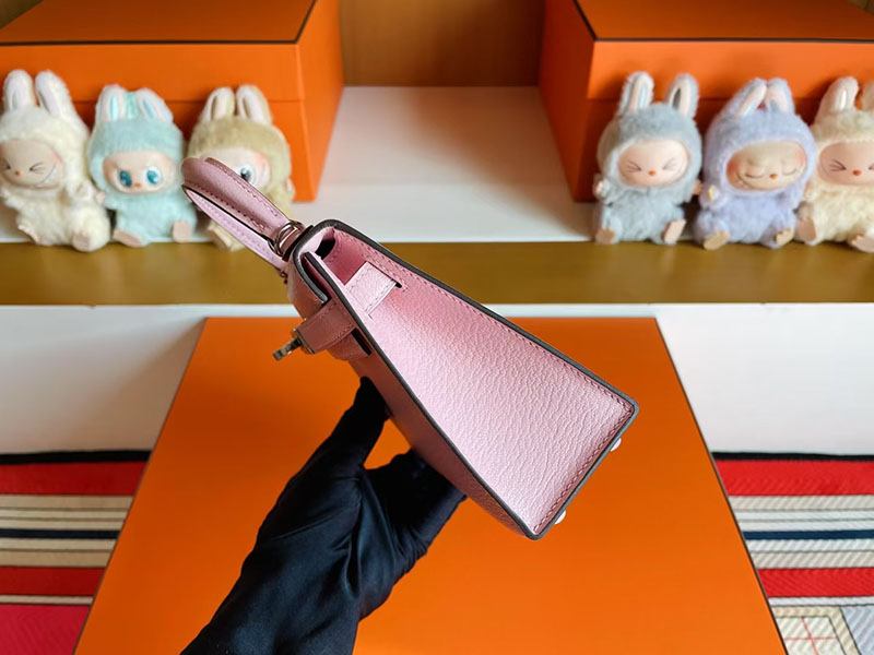 手提げバッグ 小さめ ブランド HERMES ケリーミニ2 外縫い ローズサクラ シェブルミゾル シルバー金具 2627810 エルメス 新作バッグ - 画像 (4)