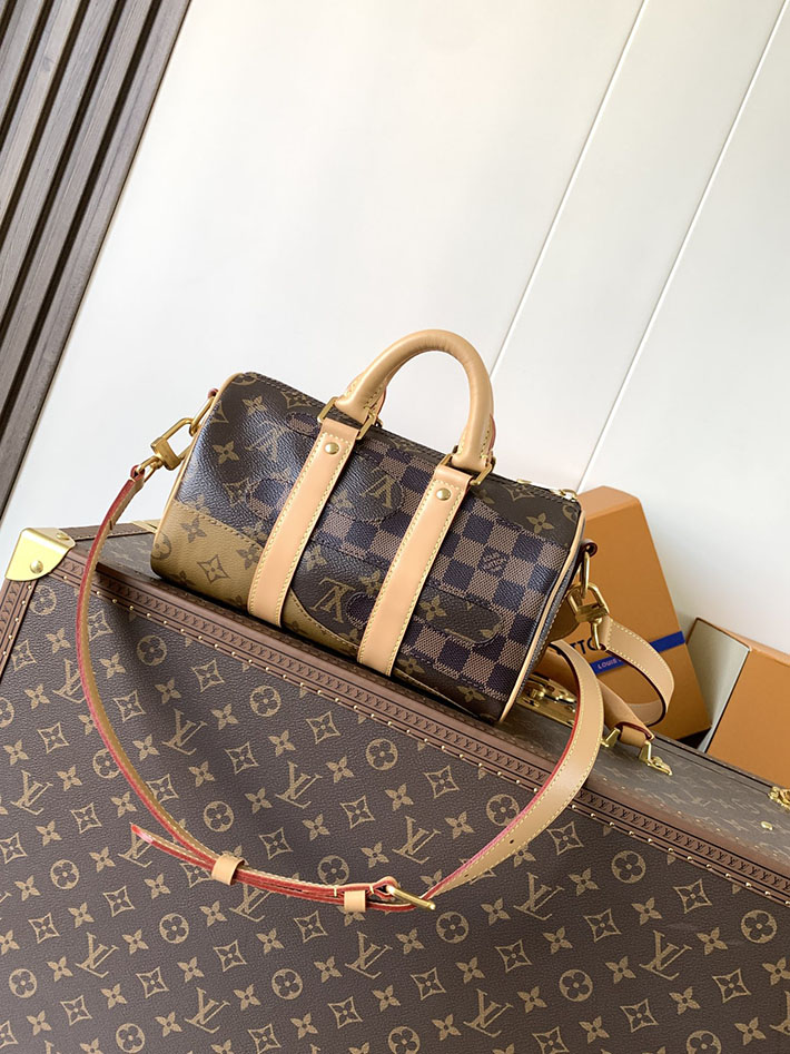 ルイヴィトン販売店舗 バッグ メンズ Louis Vuitton キーポル・バンドリエール 25 ブラウン M15428 スピーディ バンド リエール 30 口コミ - 画像 (8)