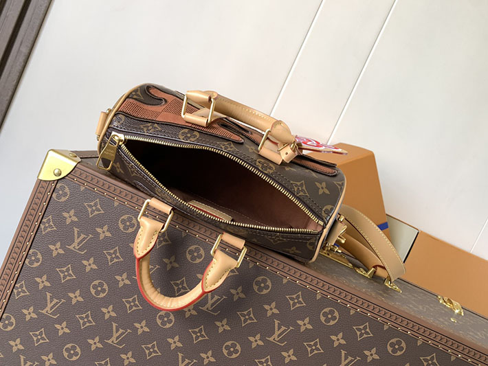 ルイヴィトン販売店舗 バッグ メンズ Louis Vuitton キーポル・バンドリエール 25 ブラウン M15428 スピーディ バンド リエール 30 口コミ - 画像 (3)