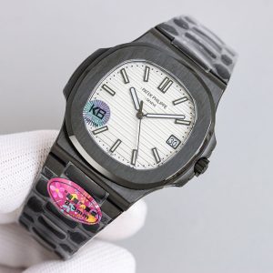 パテックフィリップ ノーチラス 定価