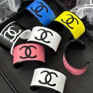 シャネル ブレスレット 値段