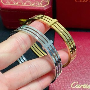 カルティエ ブレスレット 人気