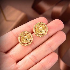 セリーヌ ピアス 人気