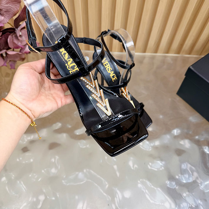 最高級ヴェルサーチェスーパーコピー VERSACE V2025 105mm チェーン サンダル カーフレザー 2628225 ヴェルサーチ サンダル レディース - 画像 (3)
