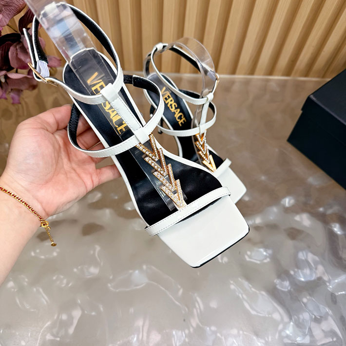 最高級ヴェルサーチェスーパーコピー VERSACE V2025 105mm チェーン サンダル カーフレザー 2628226 ヴェルサーチ 靴 レディース - 画像 (3)