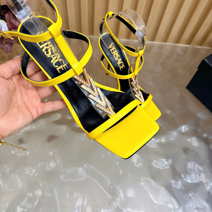 最高級ヴェルサーチェスーパーコピー VERSACE V2025 105mm チェーン サンダル カーフレザー 2628229 サンダル レディース おしゃれ ヒール - 画像 (3)