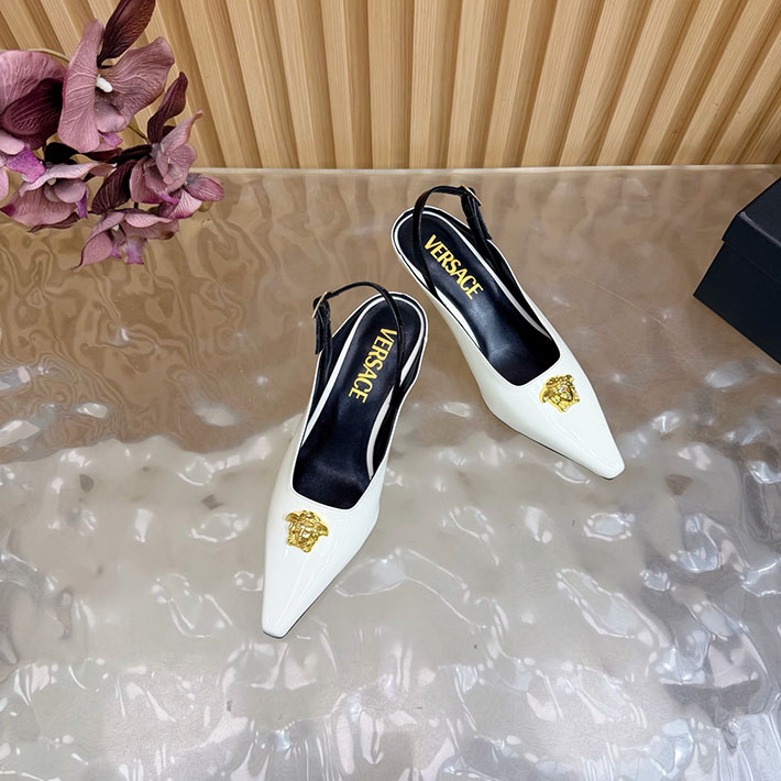 最高級ヴェルサーチェスーパーコピー VERSACE ラ メドゥーサ レザーパンプス 50 mm 2628241 パンプスブランド 20代 - 画像 (3)