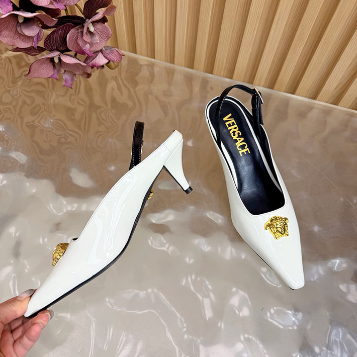 最高級ヴェルサーチェスーパーコピー VERSACE ラ メドゥーサ レザーパンプス 50 mm 2628241 パンプスブランド 20代 - 画像 (2)