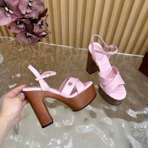 サンダル ヒール 高め 歩きやすい