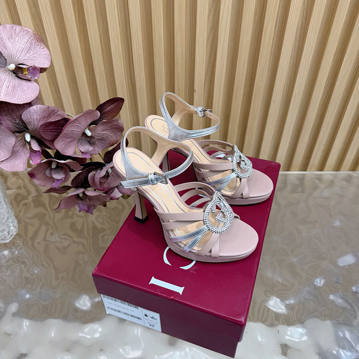 グッチ直営アウトレット店 GUCCI 105mm pump with crystal Interlocking G 2628318 グッチ アウトレット 御殿場 - 画像 (2)
