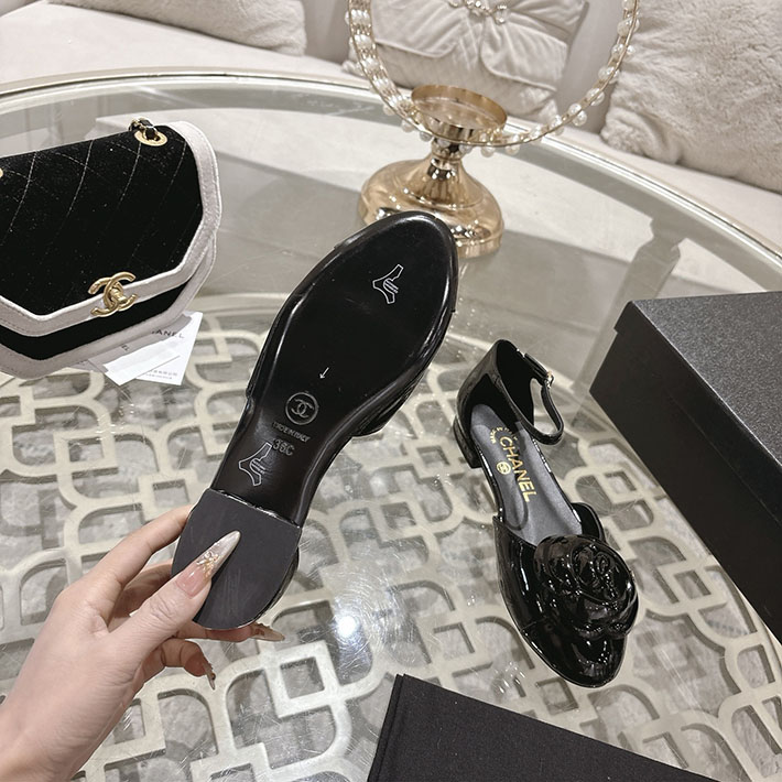 最高級シャネルスーパーコピー CHANEL 25mm カメリア ポインテッドトゥ サンダル ベルベット 2628365 サンダル ブランド 高級 レディース - 画像 (5)