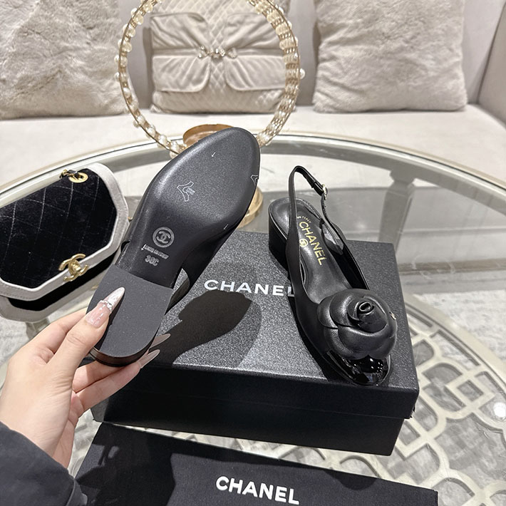 最高級シャネルスーパーコピー CHANEL 45mm カメリア ポインテッドトゥ サンダル ベルベット 2628367 サンダル レディース 人気 40代 - 画像 (4)