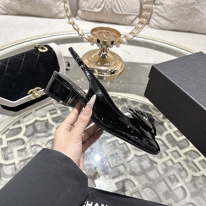 最高級シャネルスーパーコピー CHANEL 45mm カメリア ポインテッドトゥ サンダル ベルベット 2628372 サンダル おしゃれ 歩きやすい - 画像 (8)