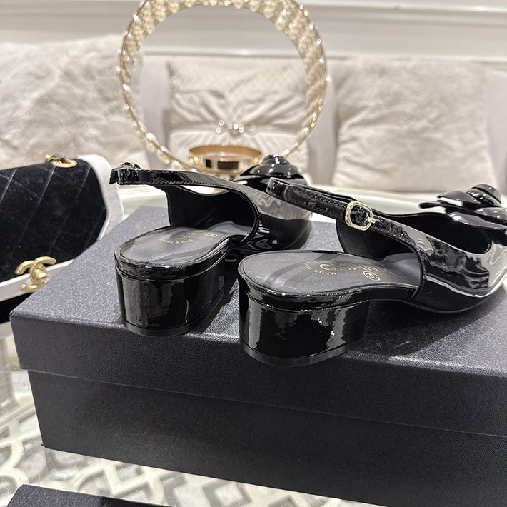 最高級シャネルスーパーコピー CHANEL 45mm カメリア ポインテッドトゥ サンダル ベルベット 2628372 サンダル おしゃれ 歩きやすい - 画像 (5)