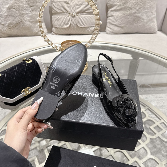 最高級シャネルスーパーコピー CHANEL 45mm カメリア ポインテッドトゥ サンダル ベルベット 2628372 サンダル おしゃれ 歩きやすい - 画像 (4)