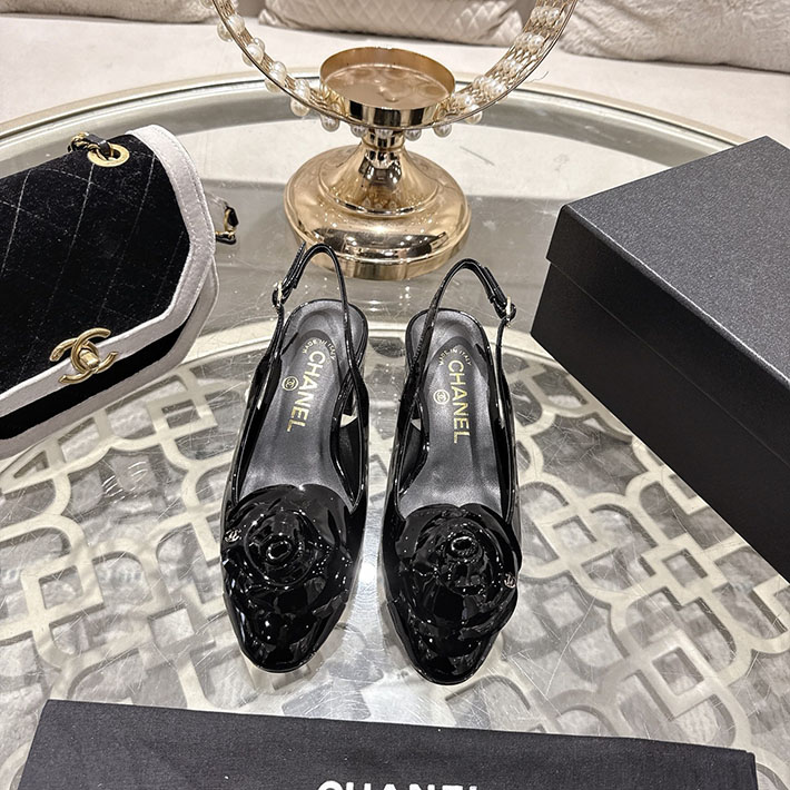 最高級シャネルスーパーコピー CHANEL 45mm カメリア ポインテッドトゥ サンダル ベルベット 2628372 サンダル おしゃれ 歩きやすい - 画像 (3)