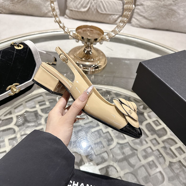 最高級シャネルスーパーコピー CHANEL 45mm カメリア ポインテッドトゥ サンダル ベルベット 2628375 シャネル 靴 アウトレット - 画像 (8)