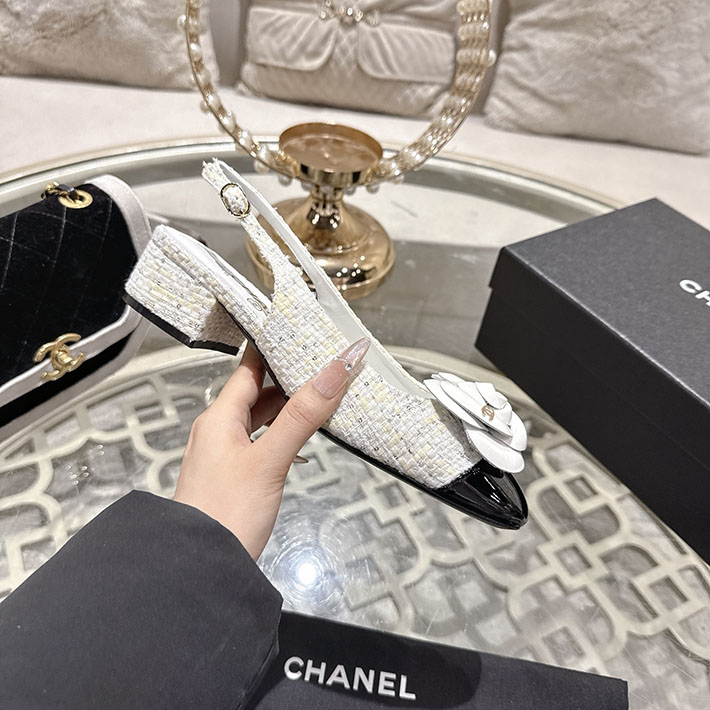 最高級シャネルスーパーコピー CHANEL 45mm カメリア ポインテッドトゥ サンダル ベルベット 2628377 シャネルの靴値段 - 画像 (8)