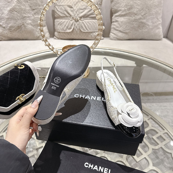 最高級シャネルスーパーコピー CHANEL 45mm カメリア ポインテッドトゥ サンダル ベルベット 2628377 シャネルの靴値段 - 画像 (4)