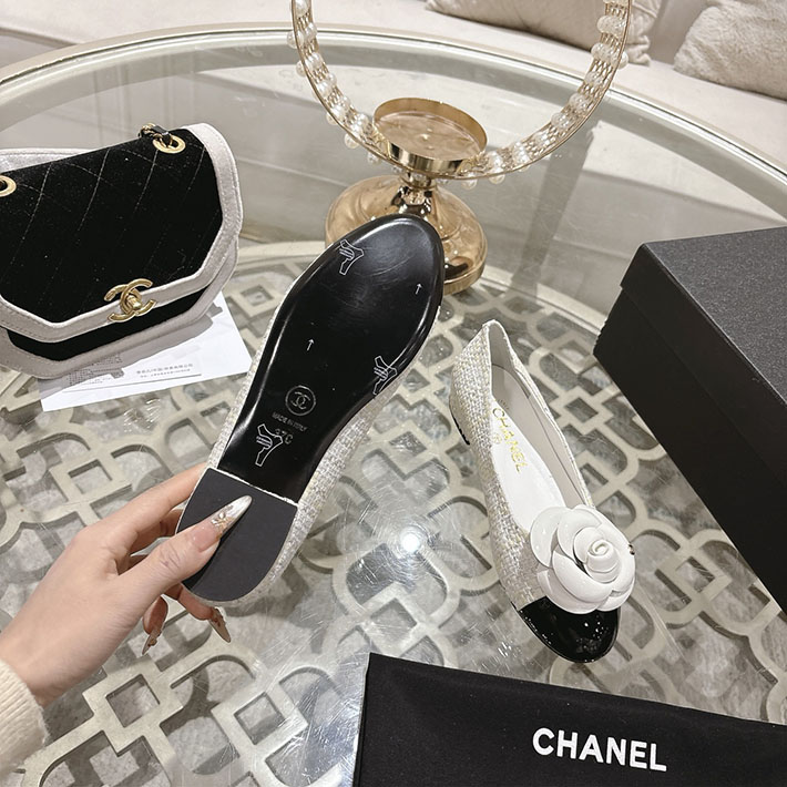 最高級シャネルスーパーコピー CHANEL 45mm 大人気バレリーナ フラットシューズ ホワイト 2628388 シャネル バレエシューズ 人気 - 画像 (9)