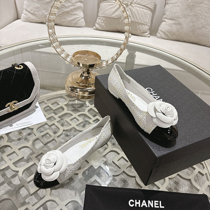 最高級シャネルスーパーコピー CHANEL 45mm 大人気バレリーナ フラットシューズ ホワイト 2628388 シャネル バレエシューズ 人気 - 画像 (7)