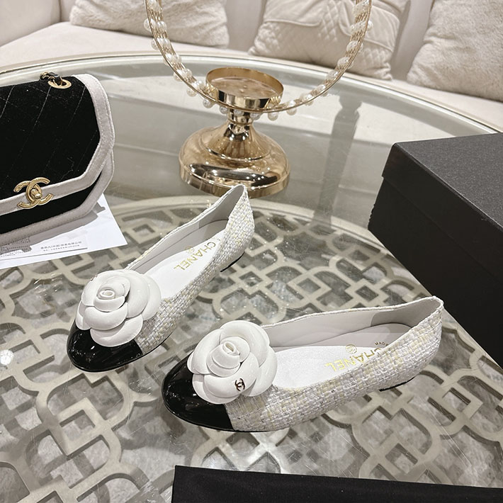 最高級シャネルスーパーコピー CHANEL 45mm 大人気バレリーナ フラットシューズ ホワイト 2628388 シャネル バレエシューズ 人気 - 画像 (2)