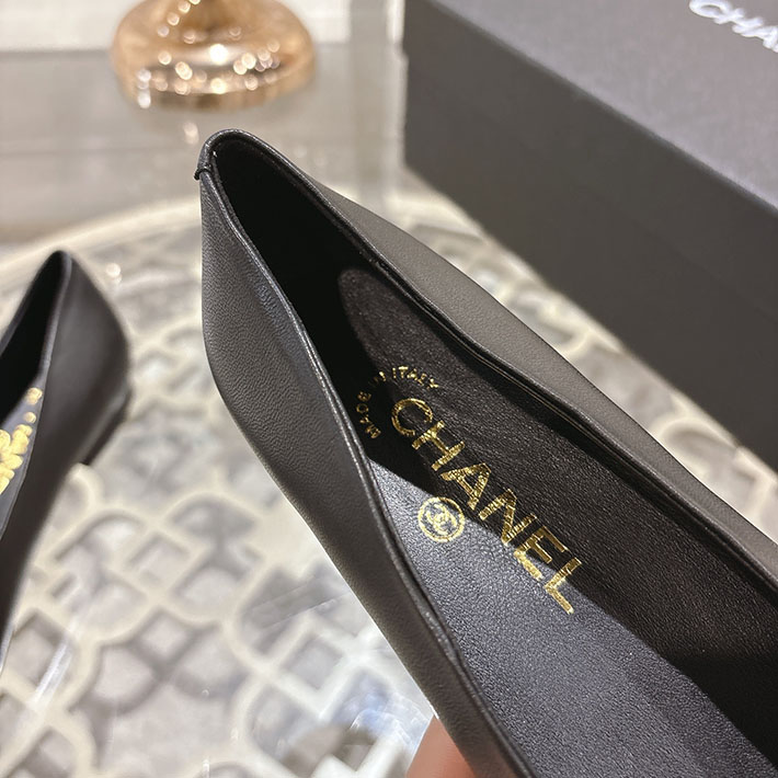 最高級シャネルスーパーコピー CHANEL 45mm 大人気バレリーナ フラットシューズ ブラック 2628398 シャネル パンプス バイカラー - 画像 (4)