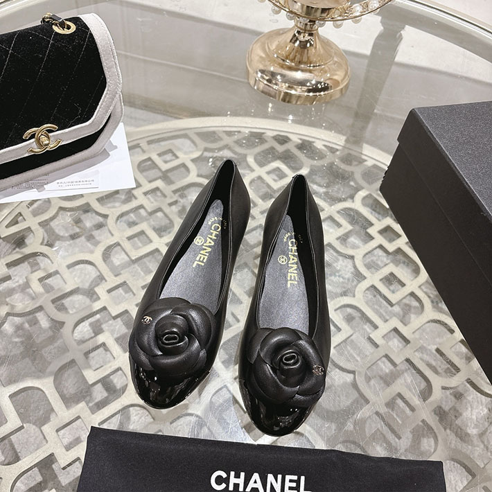 最高級シャネルスーパーコピー CHANEL 45mm 大人気バレリーナ フラットシューズ ブラック 2628398 シャネル パンプス バイカラー - 画像 (3)