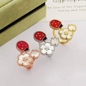 ヴァンクリーフ ピアス 安い